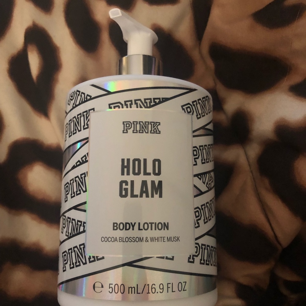 Holo gram VS pink body lotion